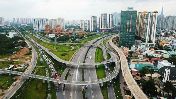 Xa Lộ Hà Nội, hệ thống giao thông hiện đại tại phòng trọ gần Trường Sư phạm Kỹ thuật