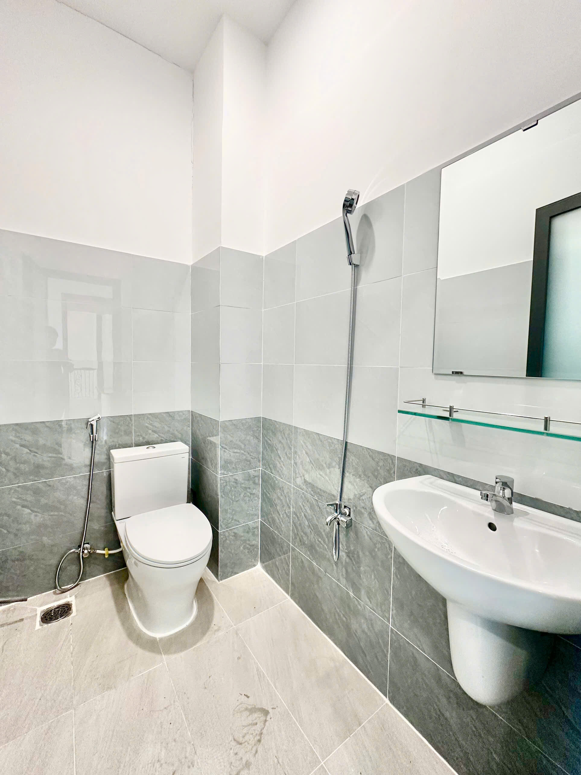 Phòng mới xây Gò Cát, Phú Hữu Q9 – máy lạnh, bếp, full nội thất chỉ từ 3tr6-0