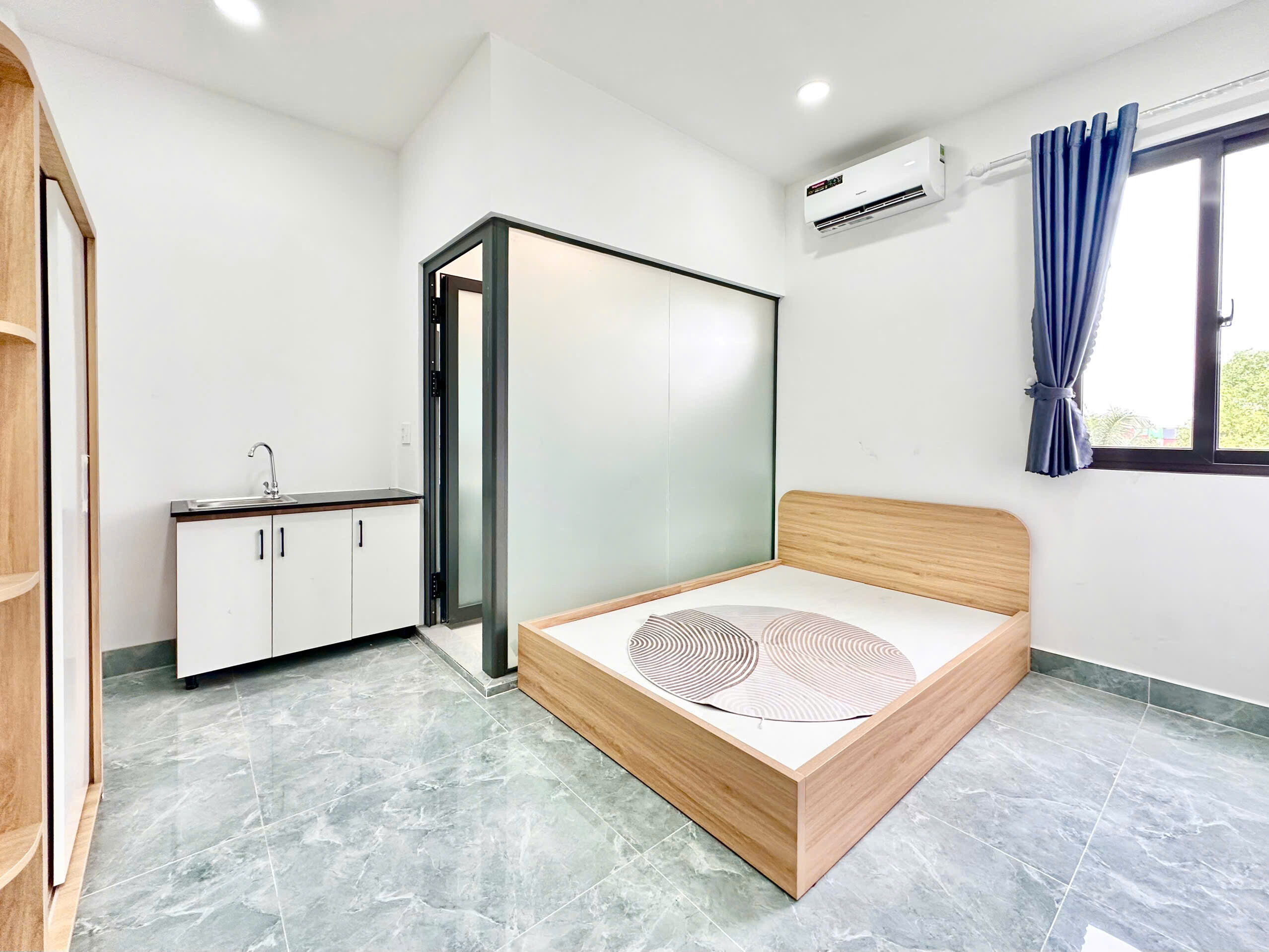 Phòng mới xây Gò Cát, Phú Hữu Q9 – máy lạnh, bếp, full nội thất chỉ từ 3tr6-3