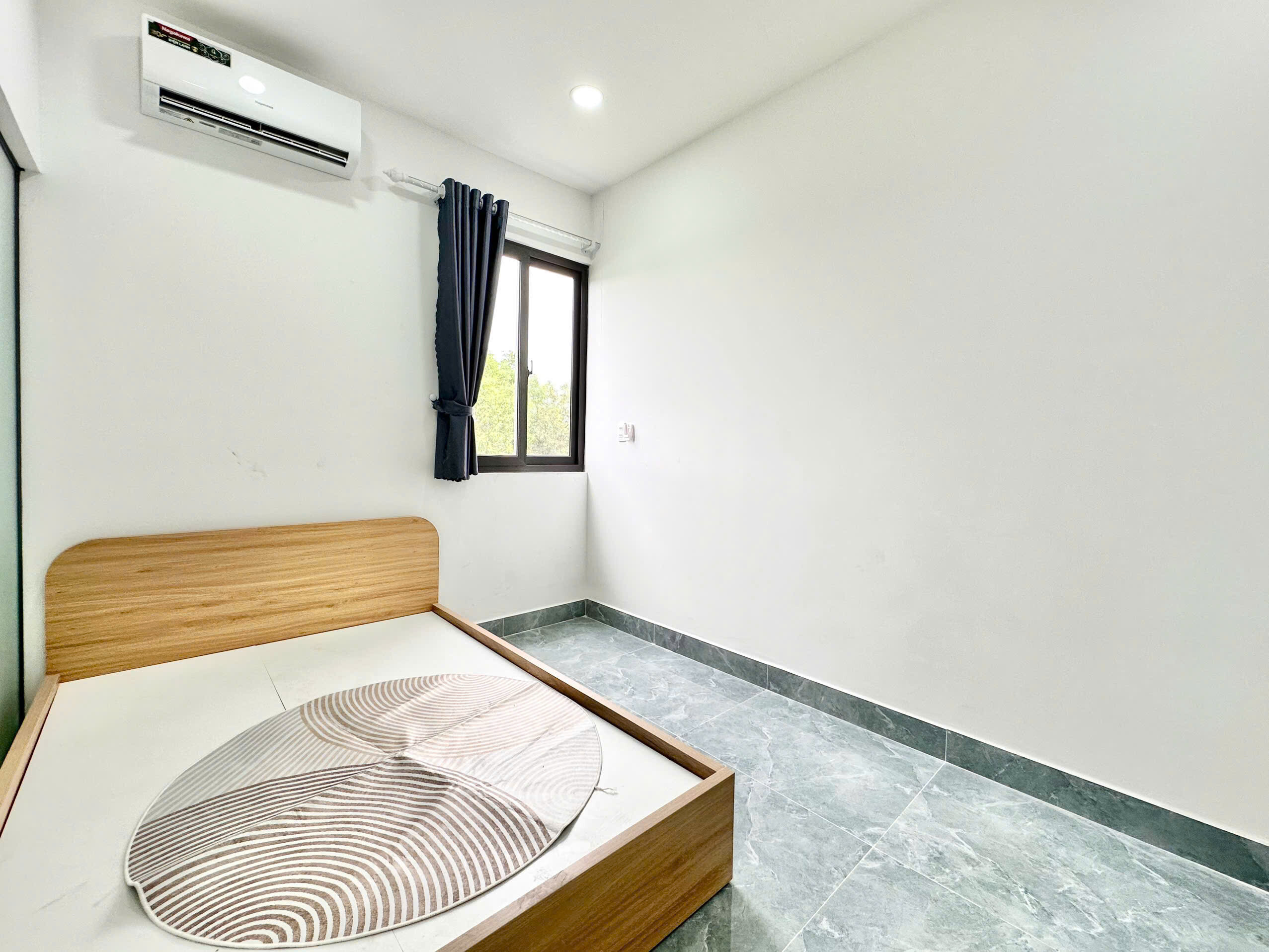 Phòng mới xây Gò Cát, Phú Hữu Q9 – máy lạnh, bếp, full nội thất chỉ từ 3tr6-4