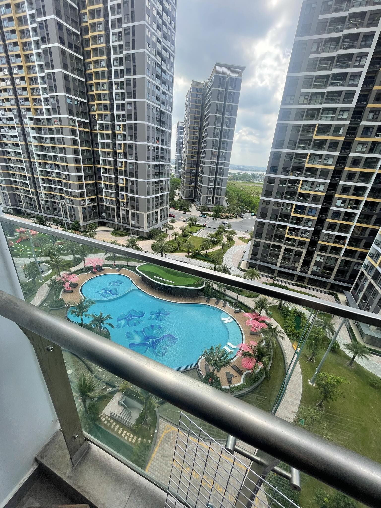 Tìm bạn ở ghép căn 2PN2WC Vinhomes Grand Park-4
