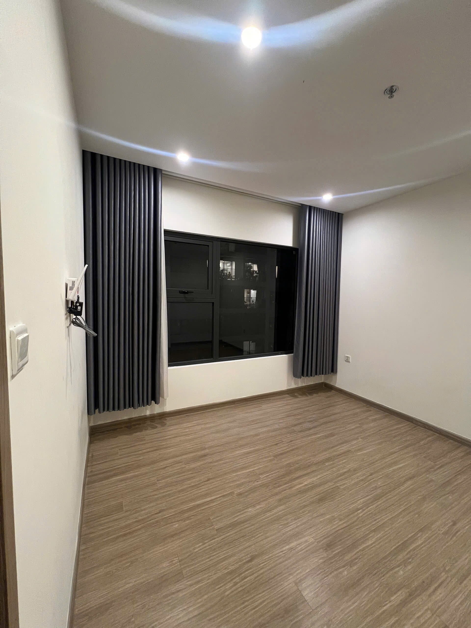 Cho thuê căn 3 phòng ngủ ở vinhomes grand park thành phố thủ đức-0
