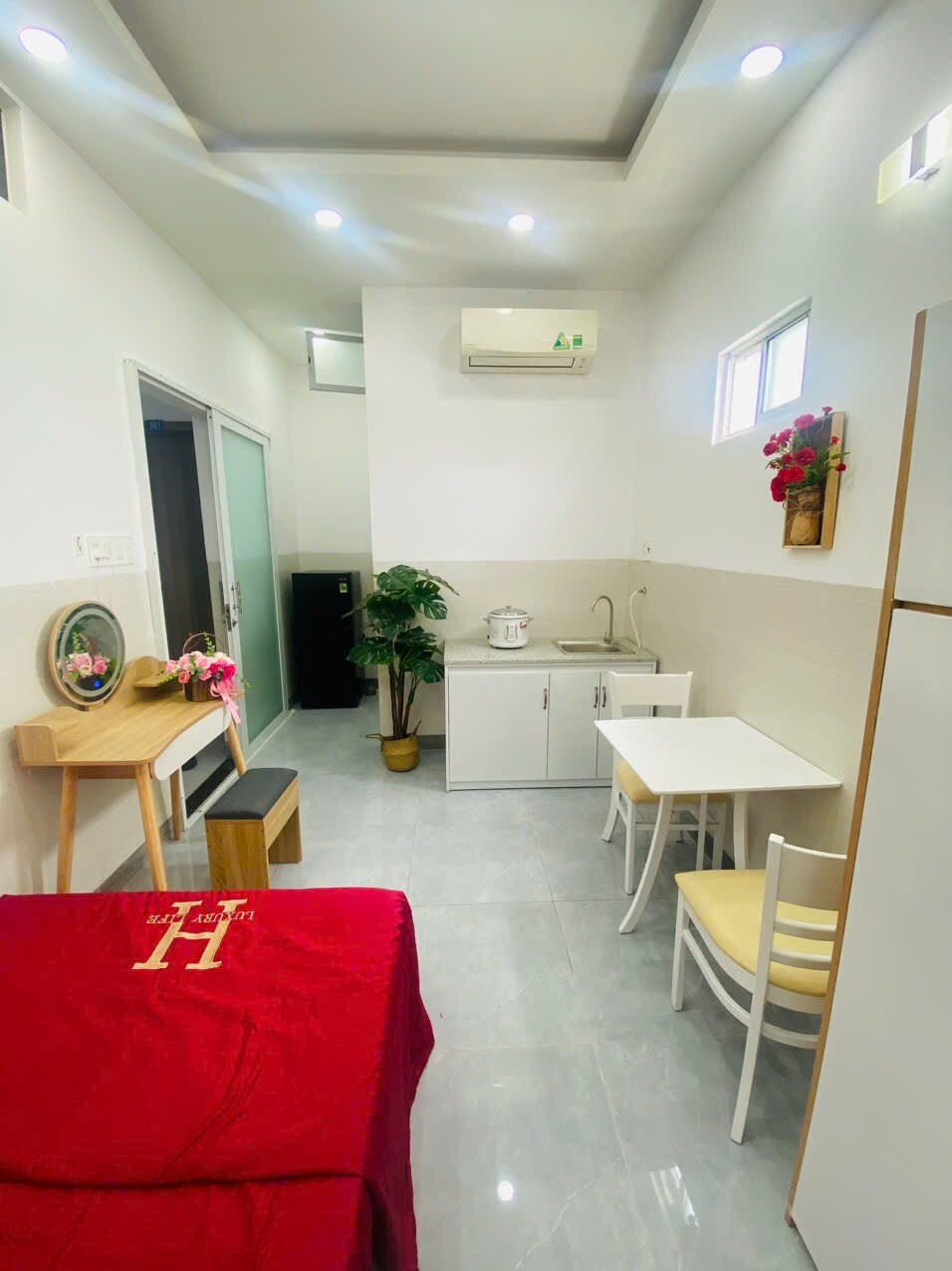 Nhà Mới Có Thang Máy Mặt tiền ngay góc Thạch Lam Văn Cao Bình Long-2