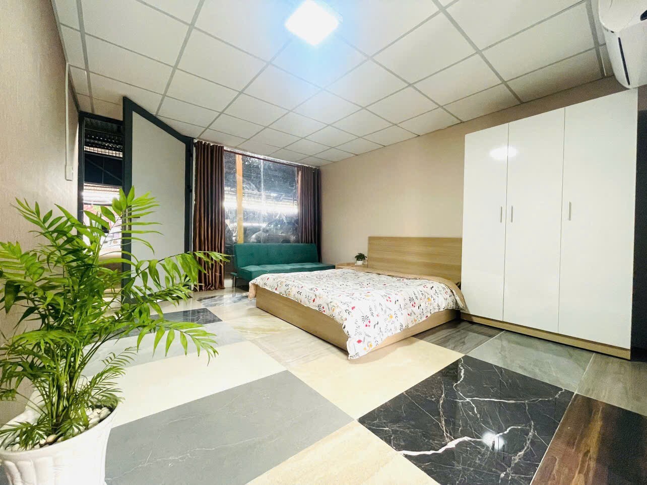 Phòng rộng 30m2 đầy đủ nội thất ngay nguyễn xí-1
