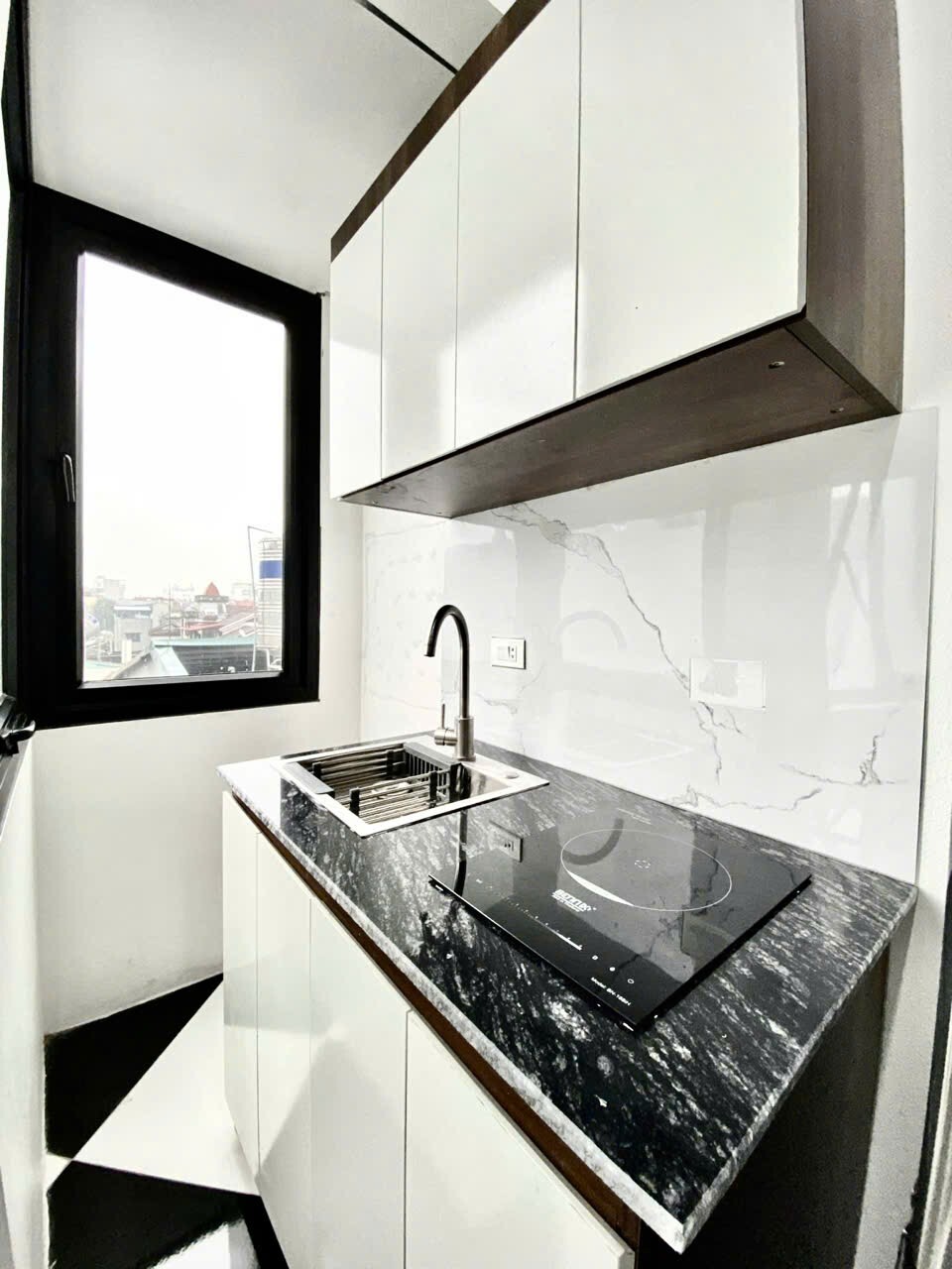 Studio cửa sổ lớn 180 Phú Thượng, Tây Hồ gần HVHC-2