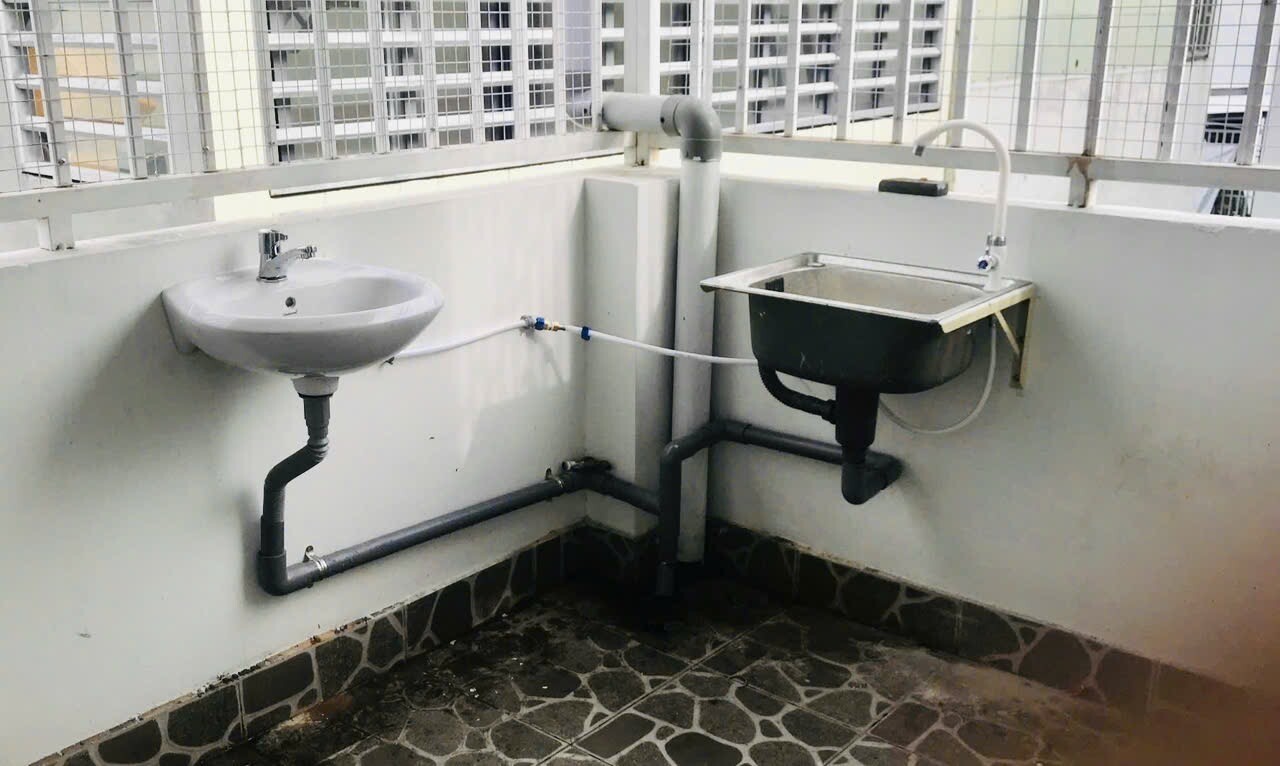 Phòng trọ có ban công siêu rộng, thoáng mát chỉ 2.5 triệu/tháng-1