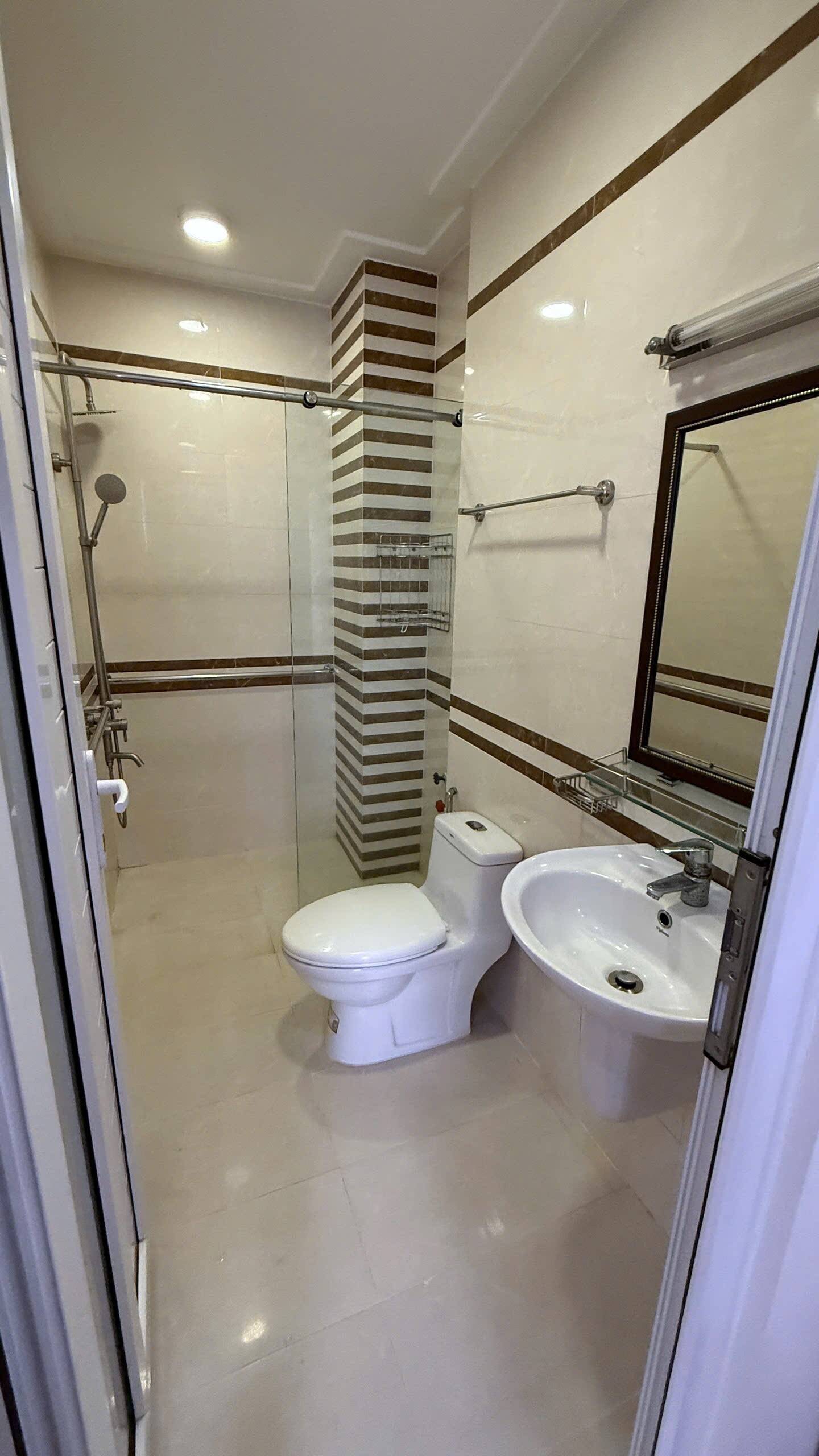 Nhà rất mới chỉ việc dọn vào ở thôi ạ !!!-4