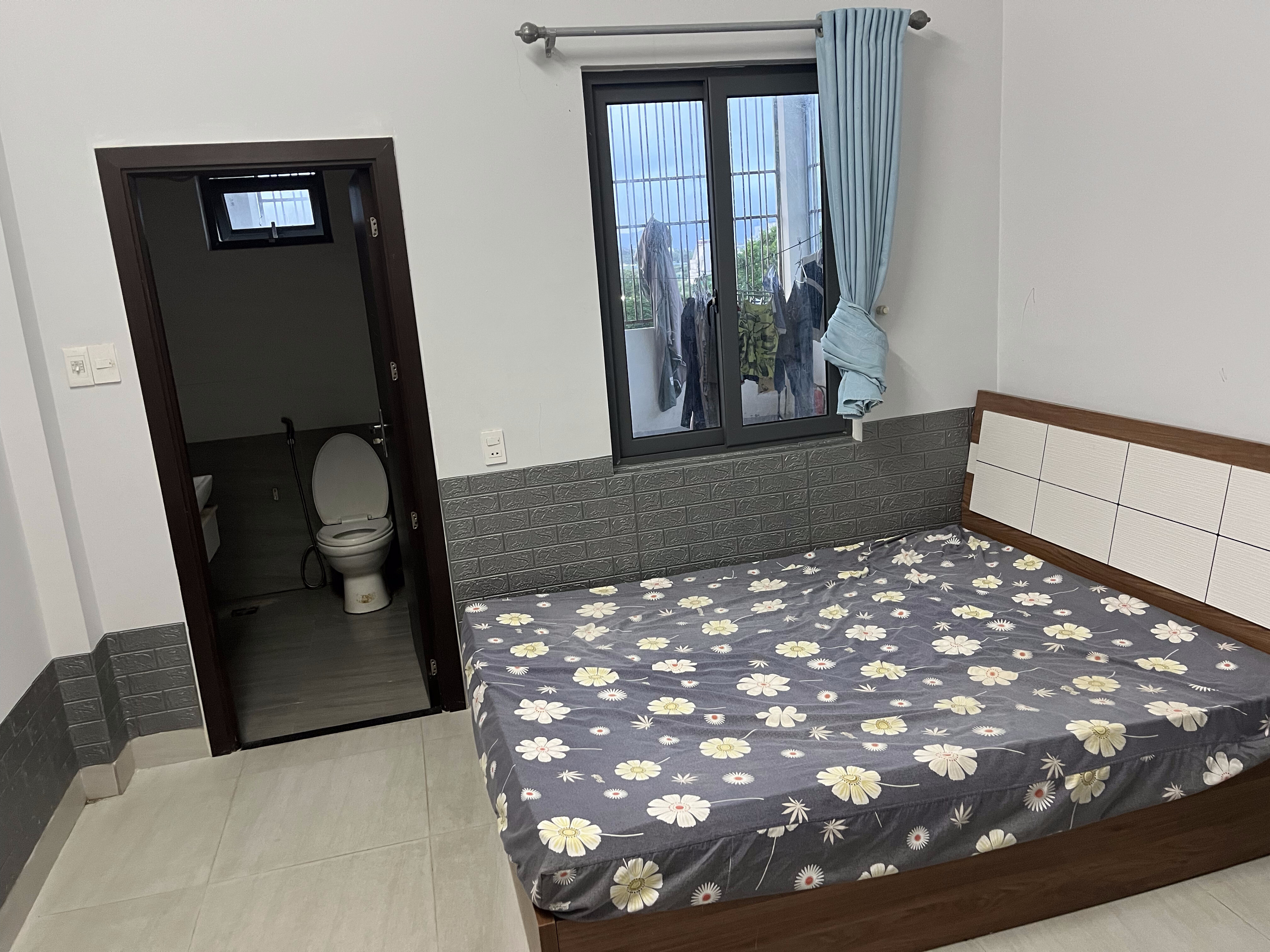 P dt 25m2 Gần bênh viện nhs gần đh pft ,kinh tế ,kiến trúc. Cách biên s.thuỷ 500m phòng sạch sẽ thoáng mát-0