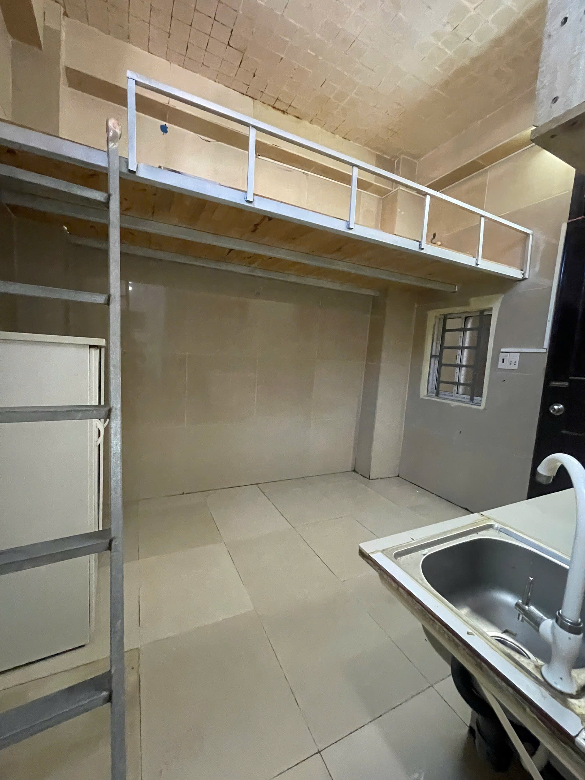 Phòng trọ giá rẻ ngay Tô Ký - có thang máy - bãi giữ xe-0