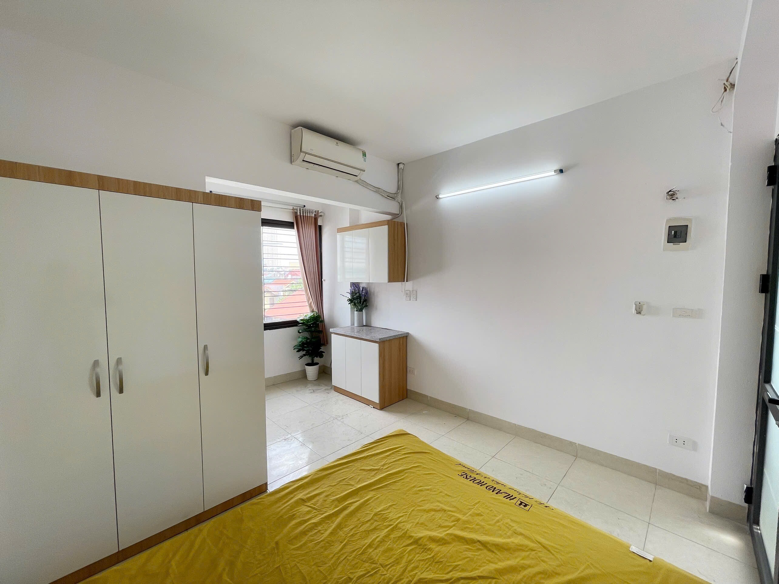 PHÒNG TRỌ Ở ĐƯỢC LUÔN ,CÓ CỬA SỔ TO ,NHẬN XE ĐIỆN VÀ CHO NUÔI THÚ CƯNG-1