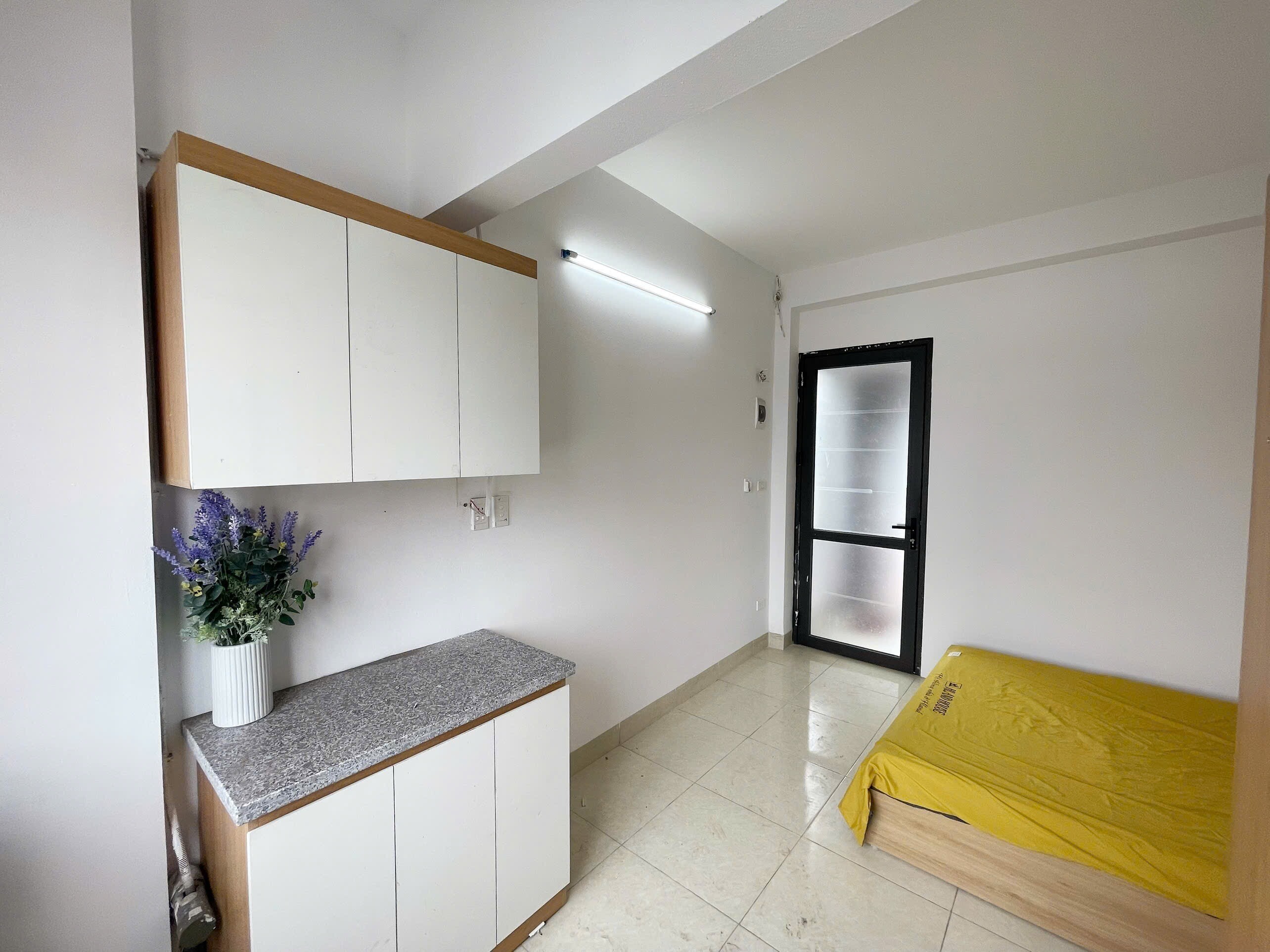 PHÒNG TRỌ Ở ĐƯỢC LUÔN ,CÓ CỬA SỔ TO ,NHẬN XE ĐIỆN VÀ CHO NUÔI THÚ CƯNG-4