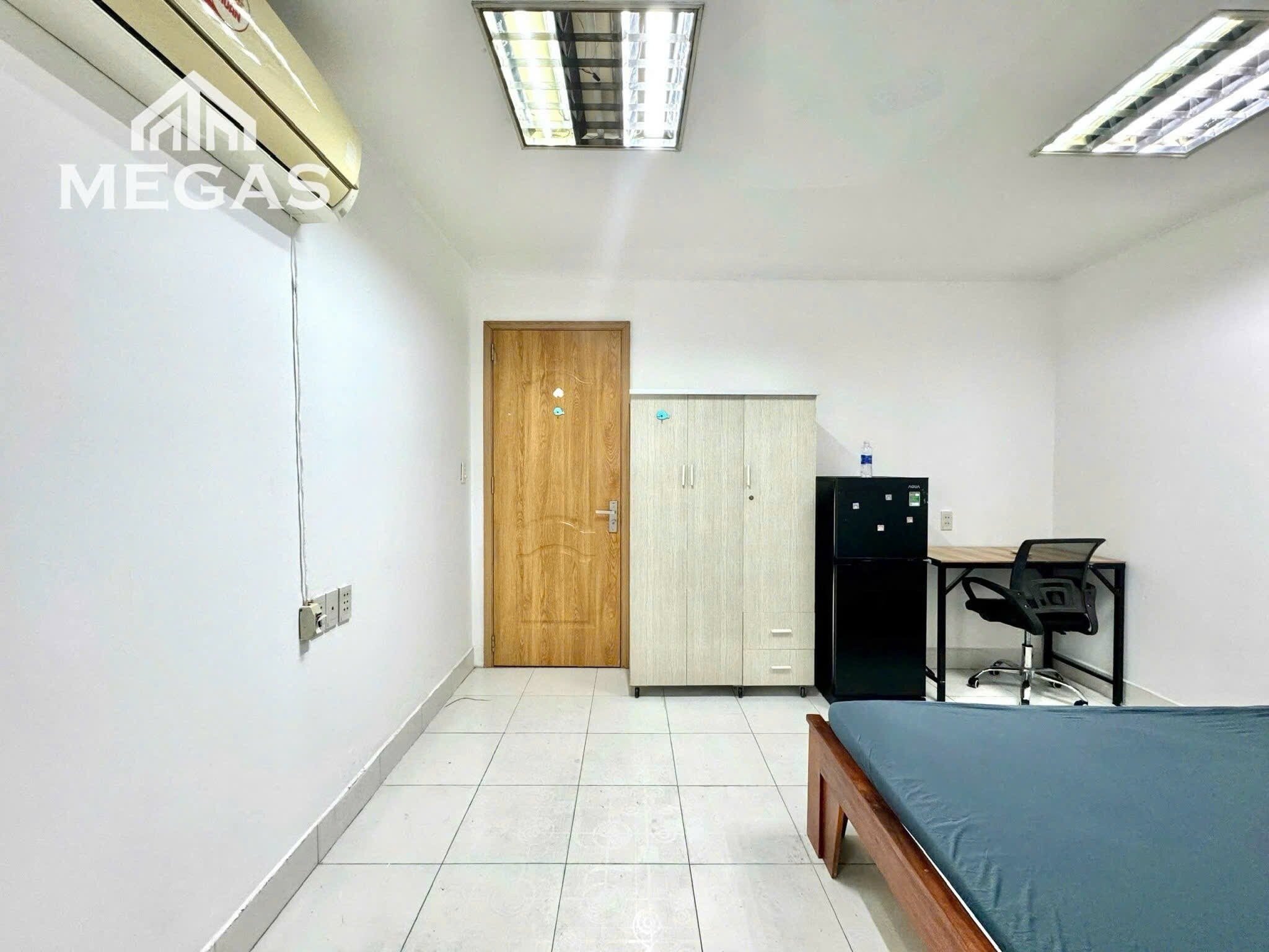 Trống sẵn studio full nt như hình ngay Dương Thị Mười - Tô Ký - CVPM-0