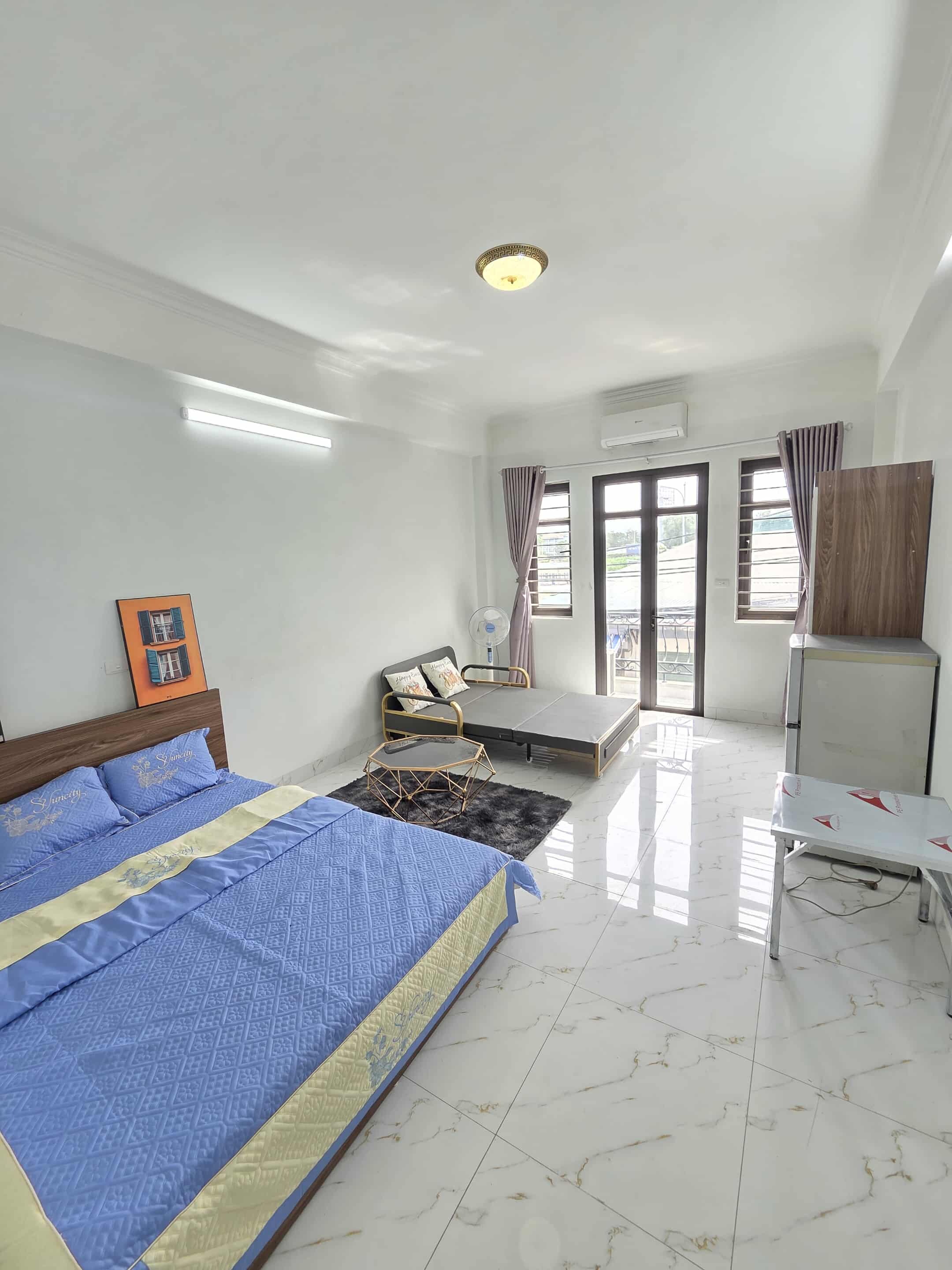 PHÒNG TRỌ VIEW TRIỆU ĐÔ Ở LĨNH NAM
Nước giá dân, vskk, full đồ khóa vân tay. Gần HUBT, UNEIT, MỞ
GIÁ 3TR7-4TR5 . Chính chủ: 0981615121-2