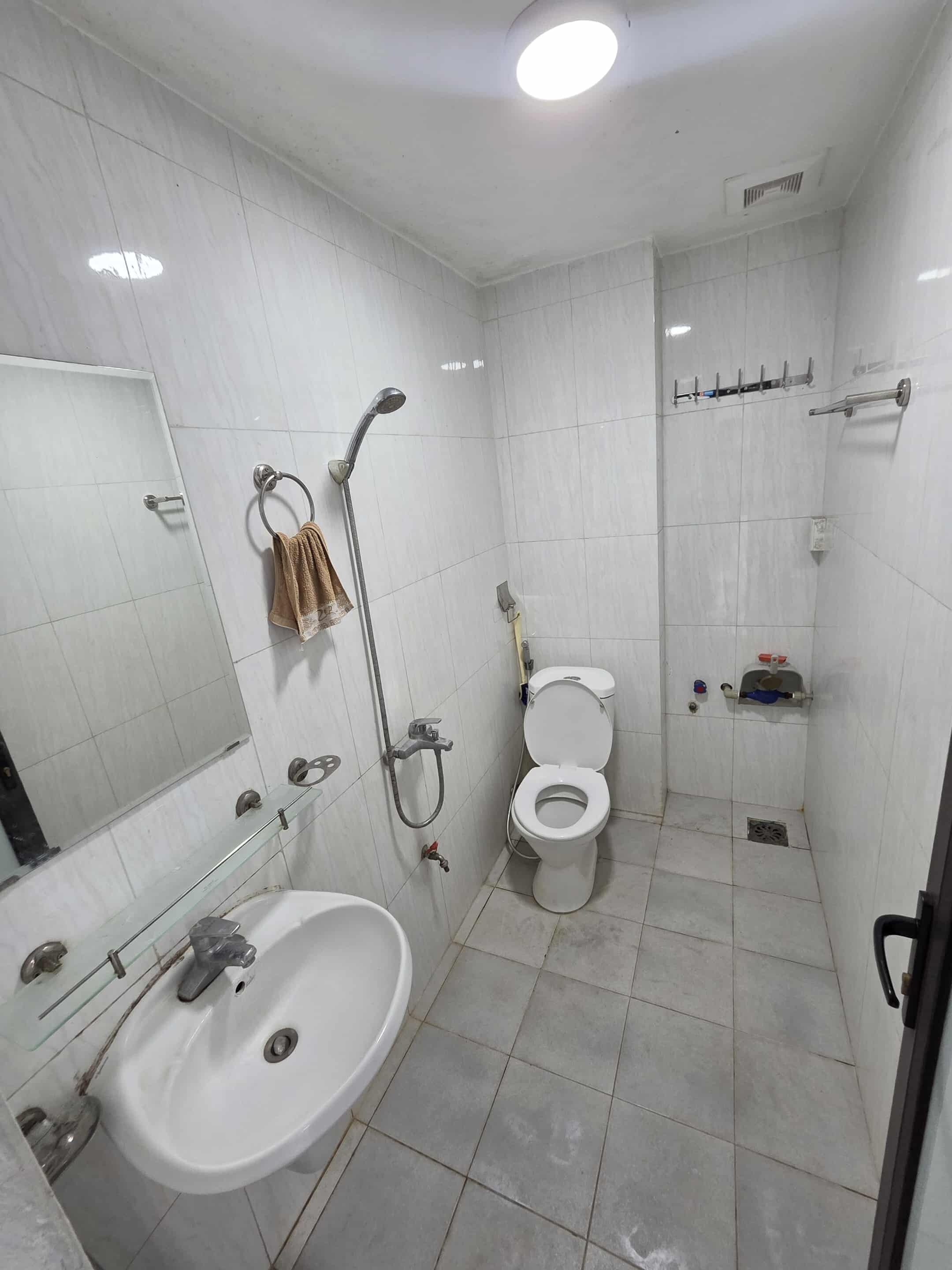 PHÒNG TRỌ VIEW TRIỆU ĐÔ Ở LĨNH NAM
Nước giá dân, vskk, full đồ khóa vân tay. Gần HUBT, UNEIT, MỞ
GIÁ 3TR7-4TR5 . Chính chủ: 0981615121-3