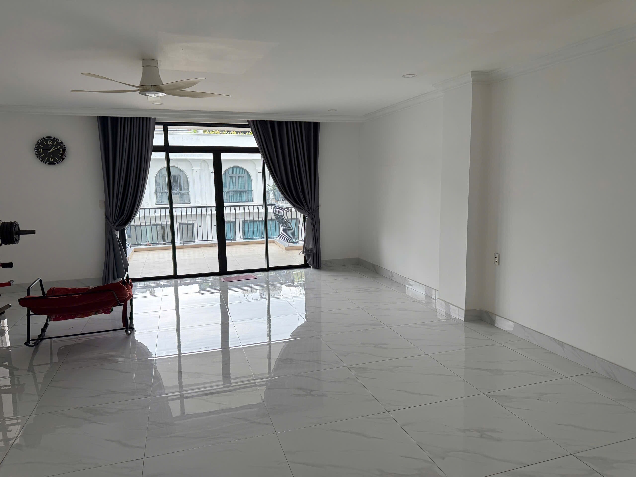 cho thuê “ VĂN PHÒNG ” KDC Vạn Phúc , gần Highlands coffee và các CHTL , giá “ siêu tốt ” tại TP.HCM-0