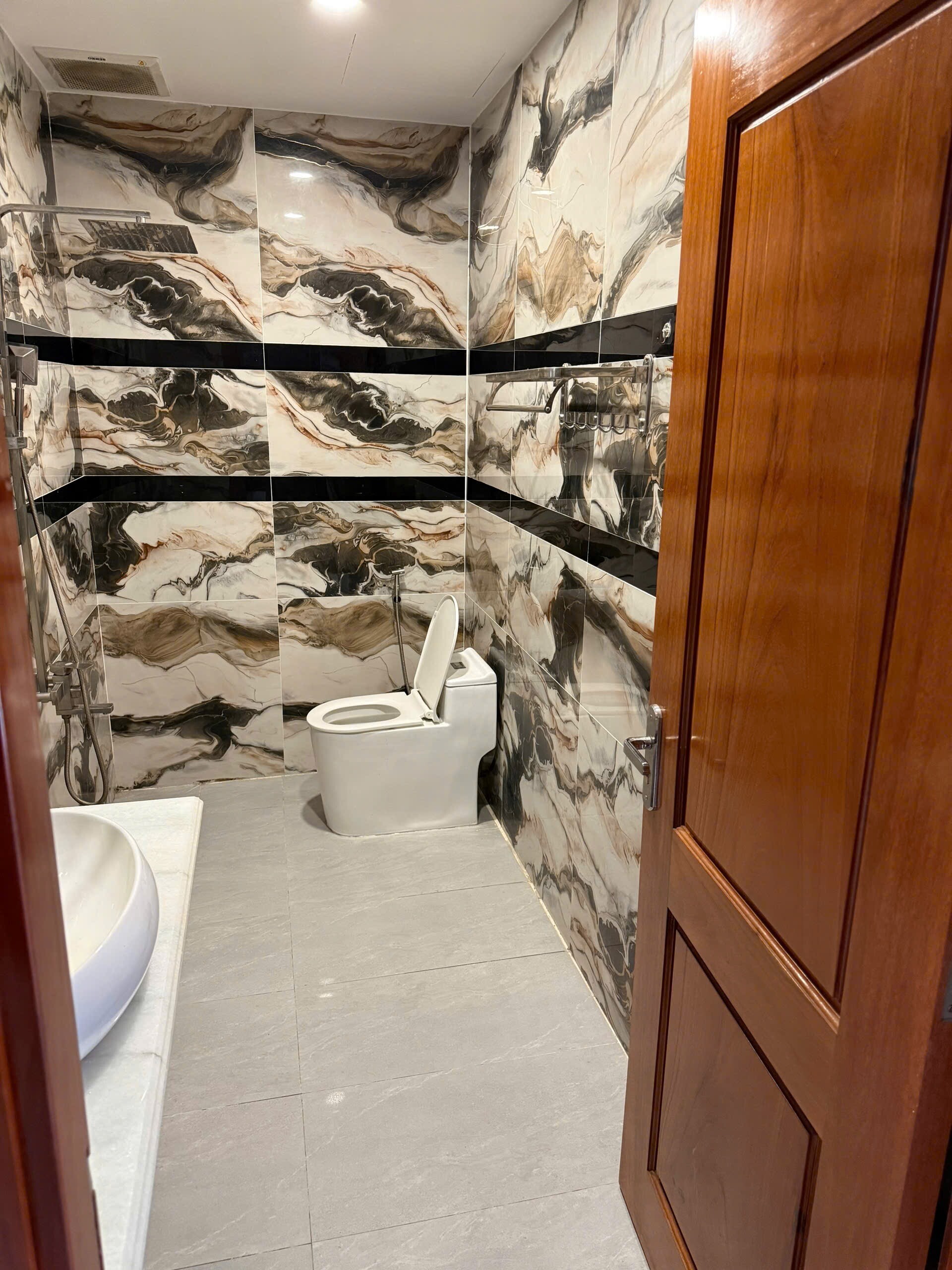 cho thuê “ VĂN PHÒNG ” KDC Vạn Phúc , gần Highlands coffee và các CHTL , giá “ siêu tốt ” tại TP.HCM-1