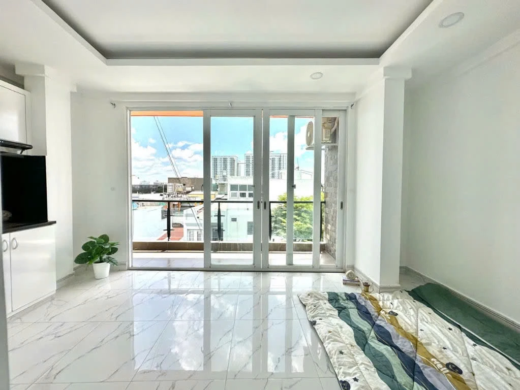 Pass gấp phòng ban công view siêu đẹp hỗ trợ giảm 700k tiền cọc-0