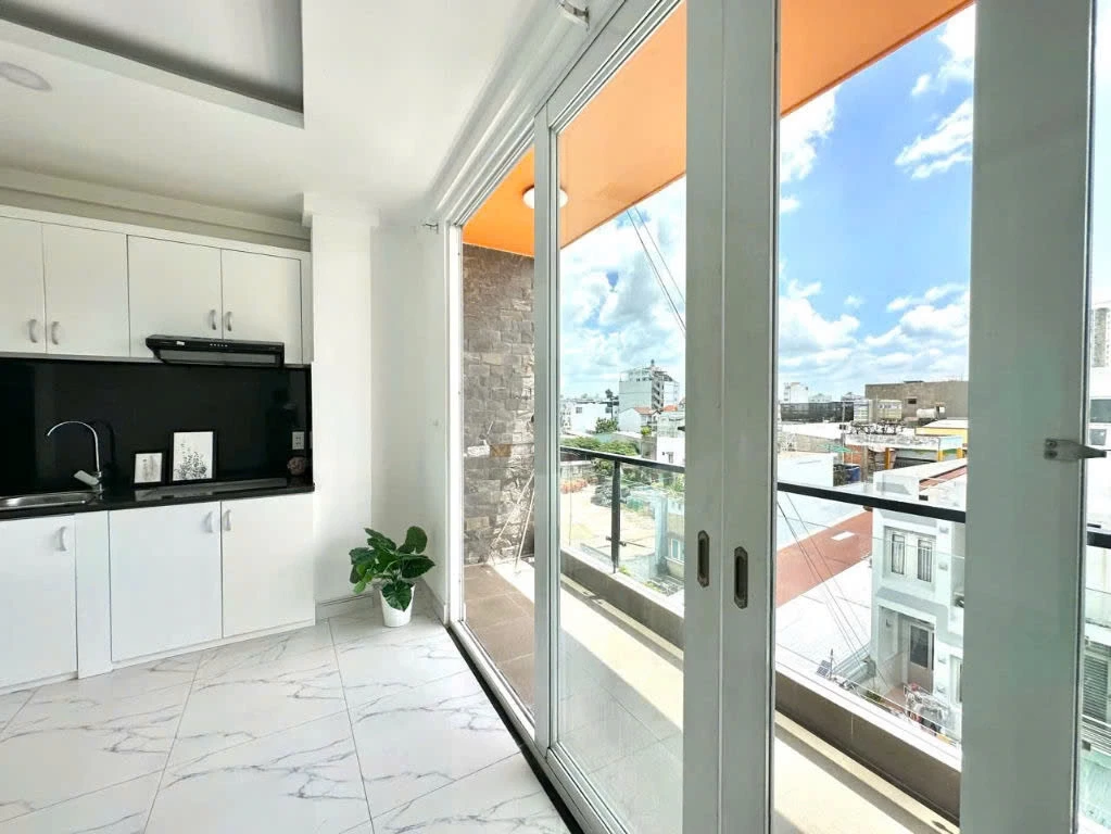 Pass gấp phòng ban công view siêu đẹp hỗ trợ giảm 700k tiền cọc-1