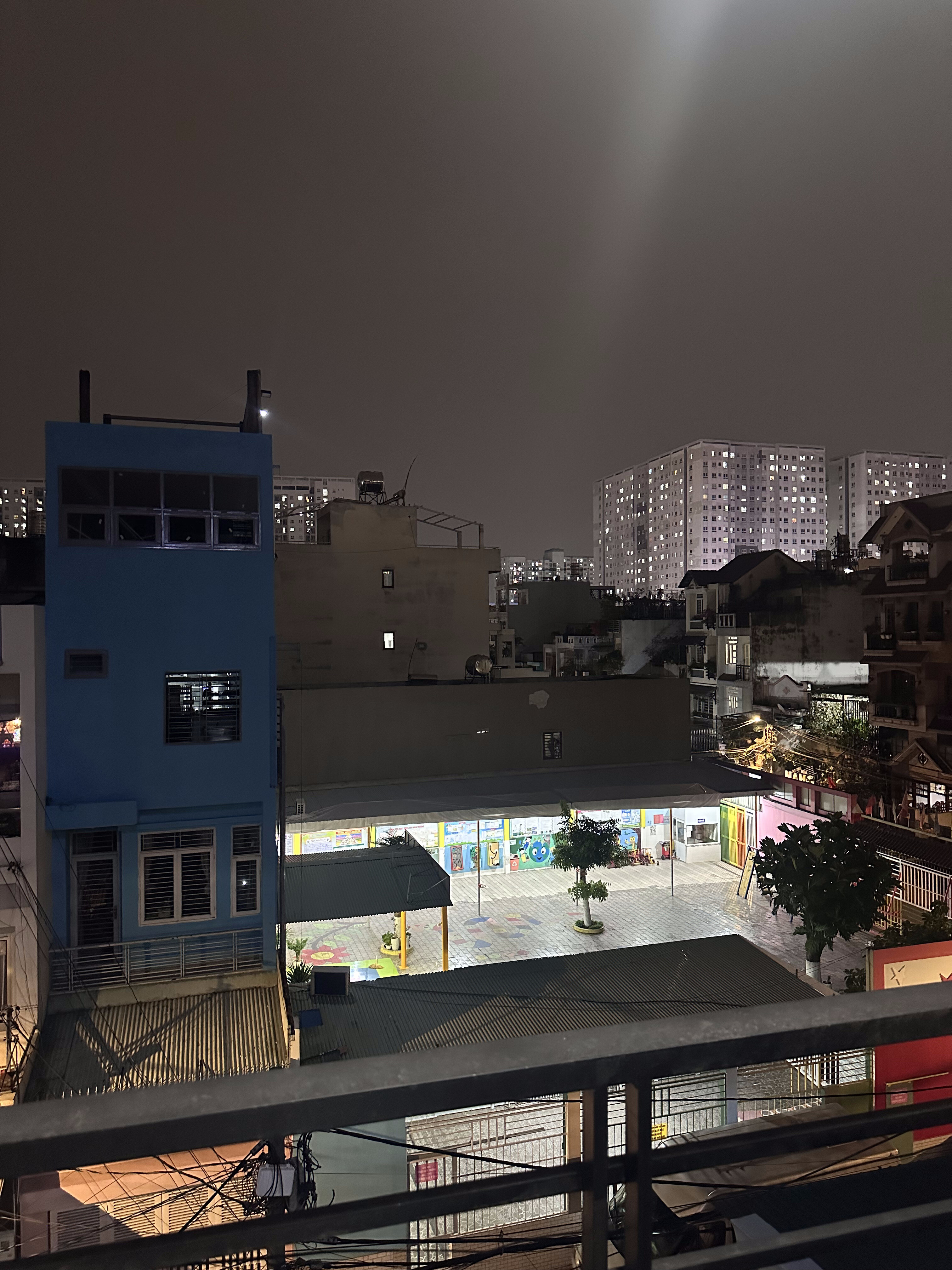 Pass gấp phòng ban công view siêu đẹp hỗ trợ giảm 700k tiền cọc-4