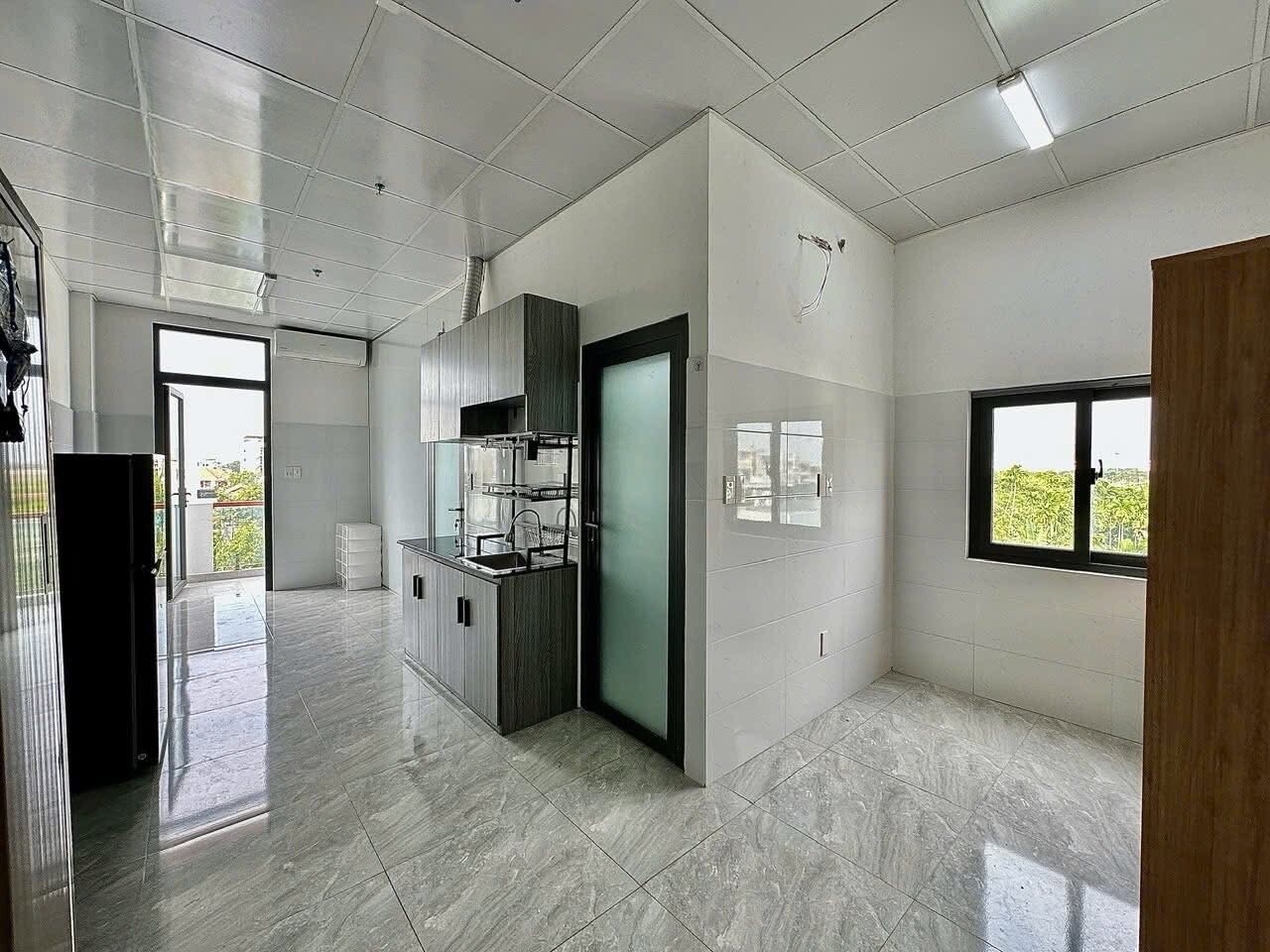 Cho thuê phòng 1pn 40m2 có ban công 6tr Vườn Lài gần IUH, Văn Lang-0