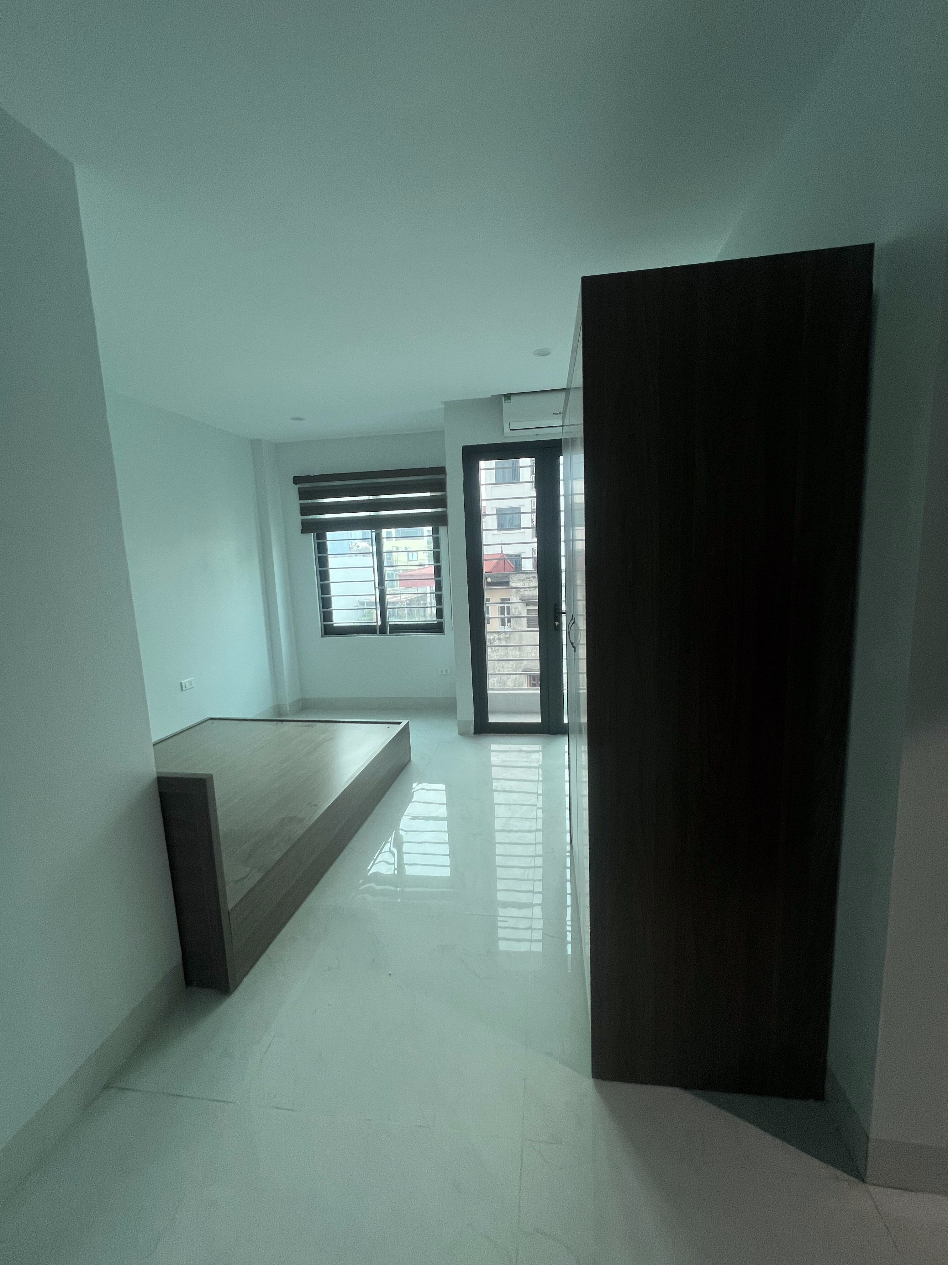 Cho thuê căn hộ khép kín trong tòa ccmn tại 21A ngõ 99 võ chí công hà nội-0