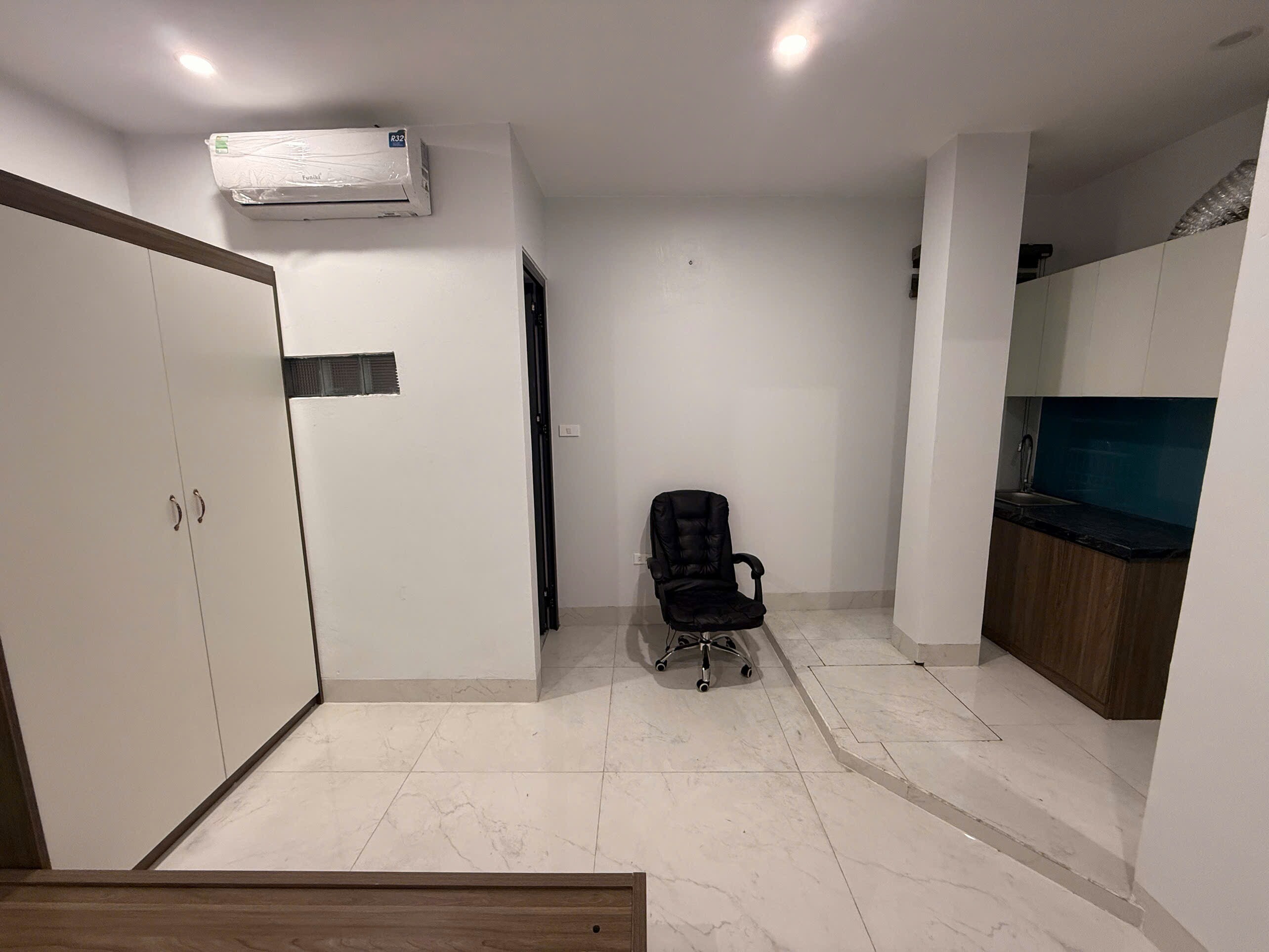 Cho thuê căn hộ khép kín trong tòa ccmn tại 21A ngõ 99 võ chí công hà nội-3