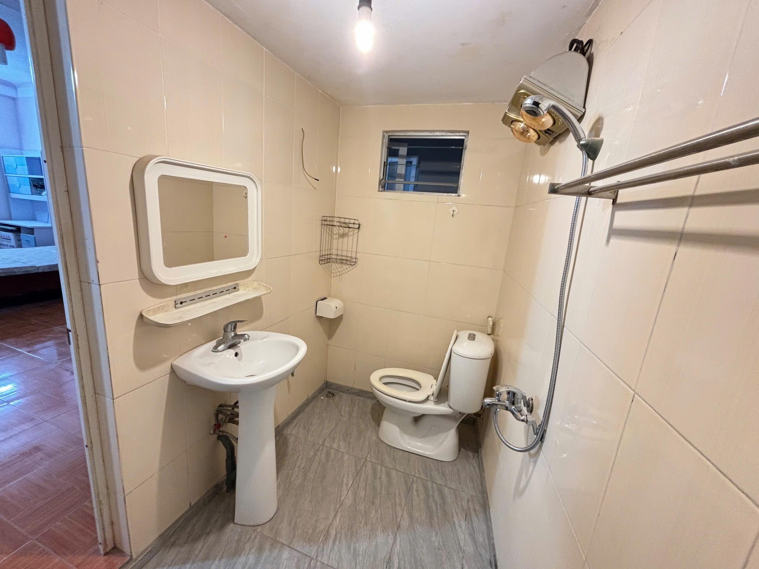 Cho thuê phòng tầng 3 vskk Vương thừa vũ-2