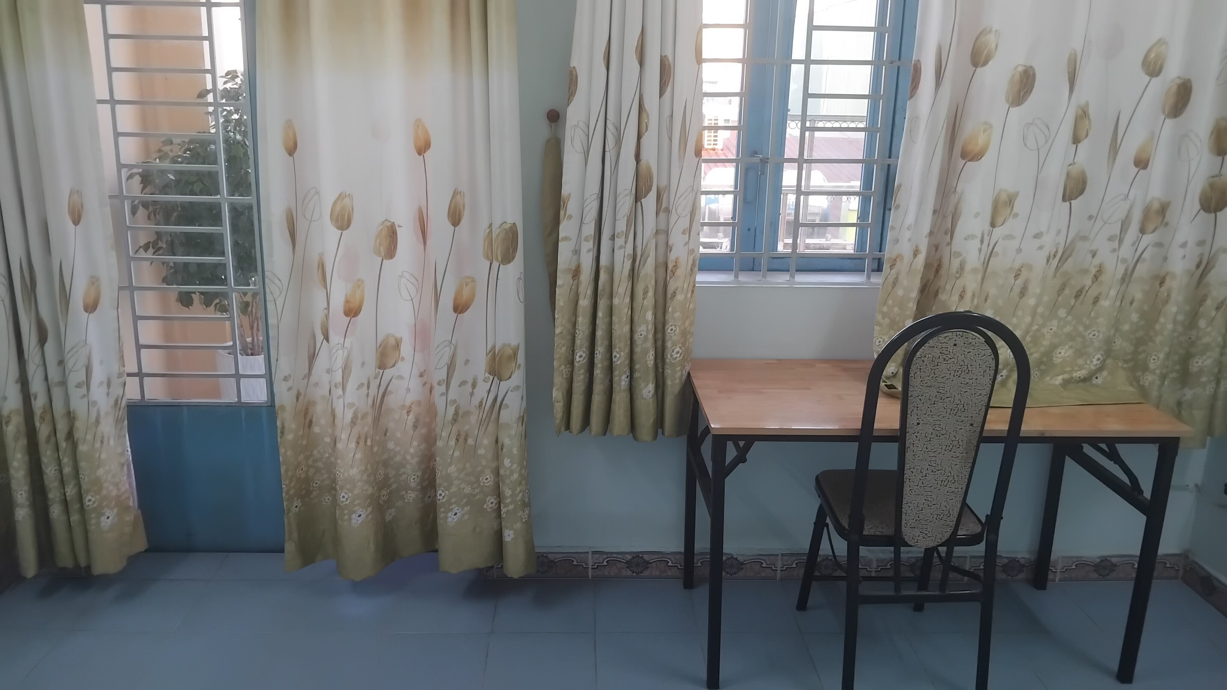 PHÒNG LẦU 2 SẠCH ĐẸP – GIÁ TỐT 3TR – CÓ MÁY LẠNH & NƯỚC NÓNG – KHU VỰC YÊN TĨNH-1