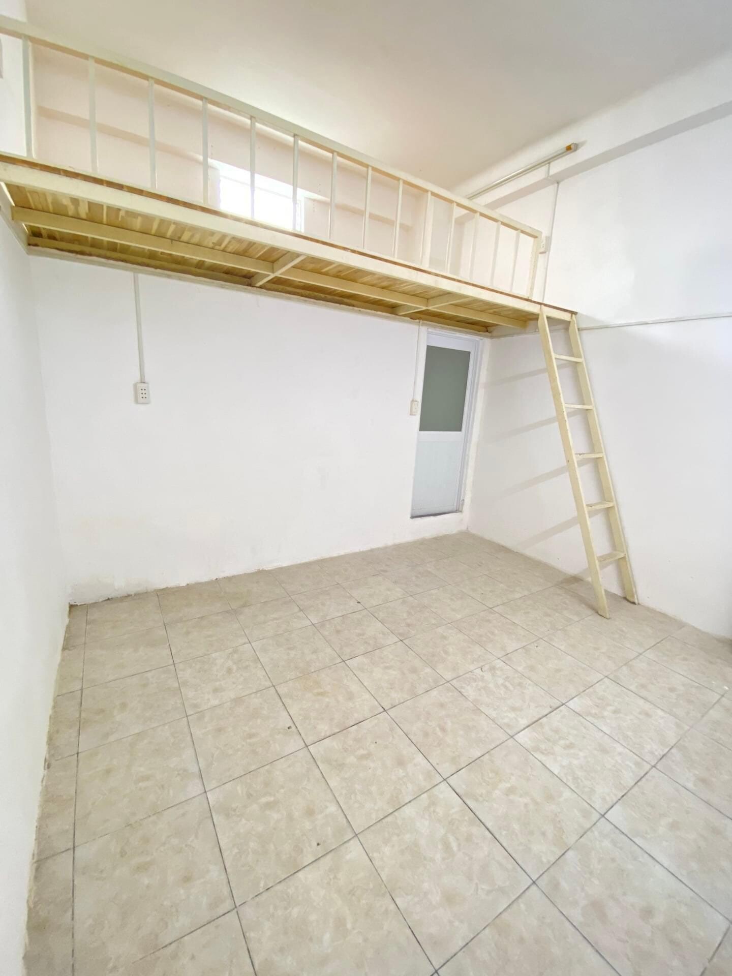 Phòng giá rẻ ngay trung tâm-0