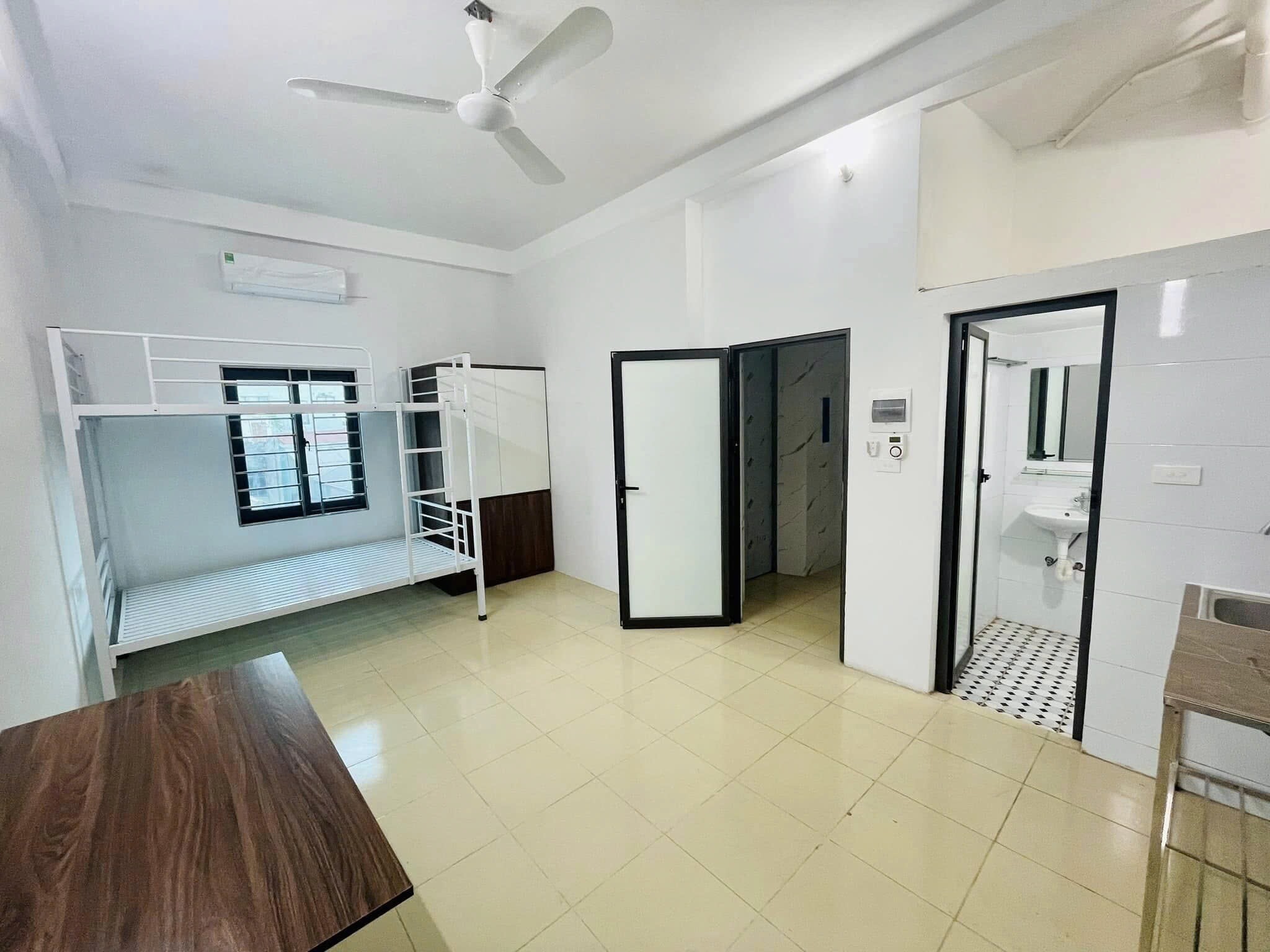 Cho thuê phòng 201 ngõ 120 Định Công Hạ 3tr6-0