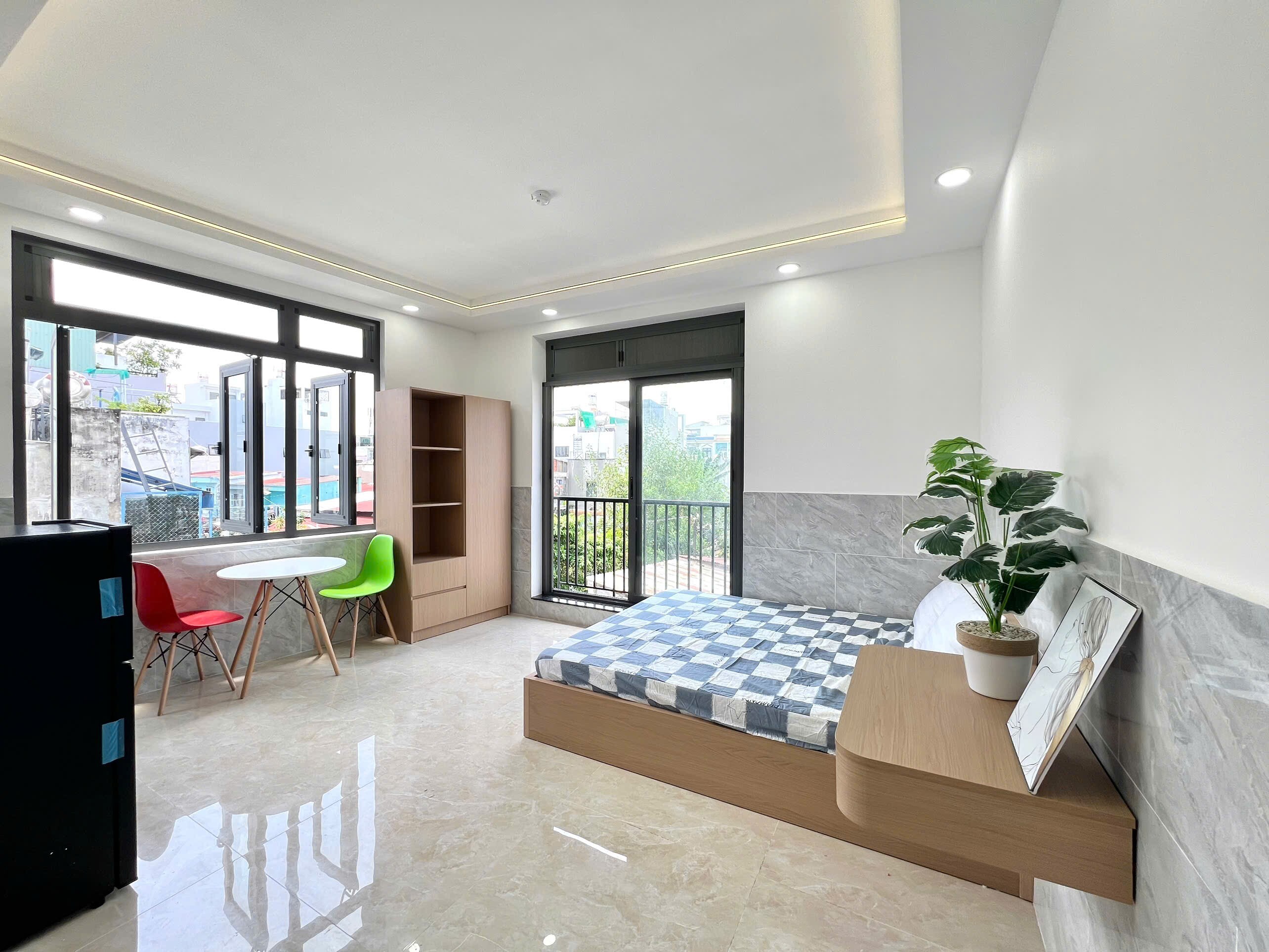 STUDIO RỘNG 40M2 – NGAY CÔNG VIÊN LÀNG HOA – FULL NỘI THẤT – GIỜ TỰ DO-1