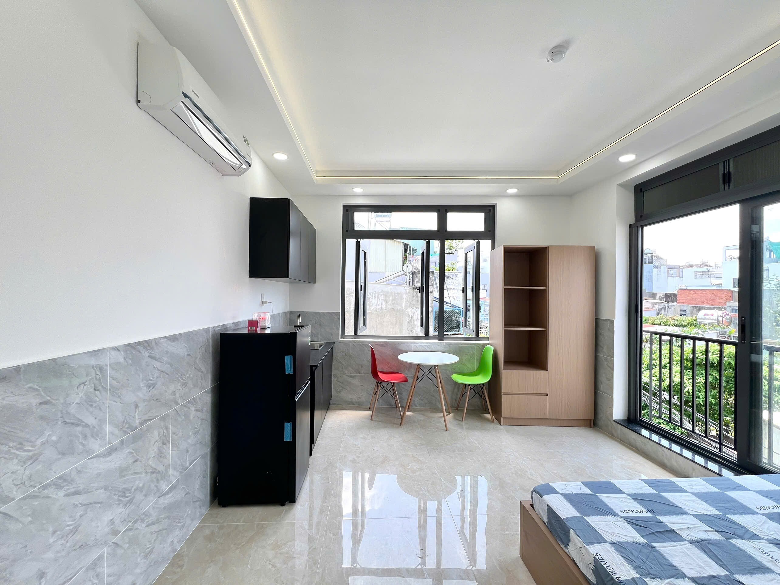 STUDIO RỘNG 40M2 – NGAY CÔNG VIÊN LÀNG HOA – FULL NỘI THẤT – GIỜ TỰ DO-2