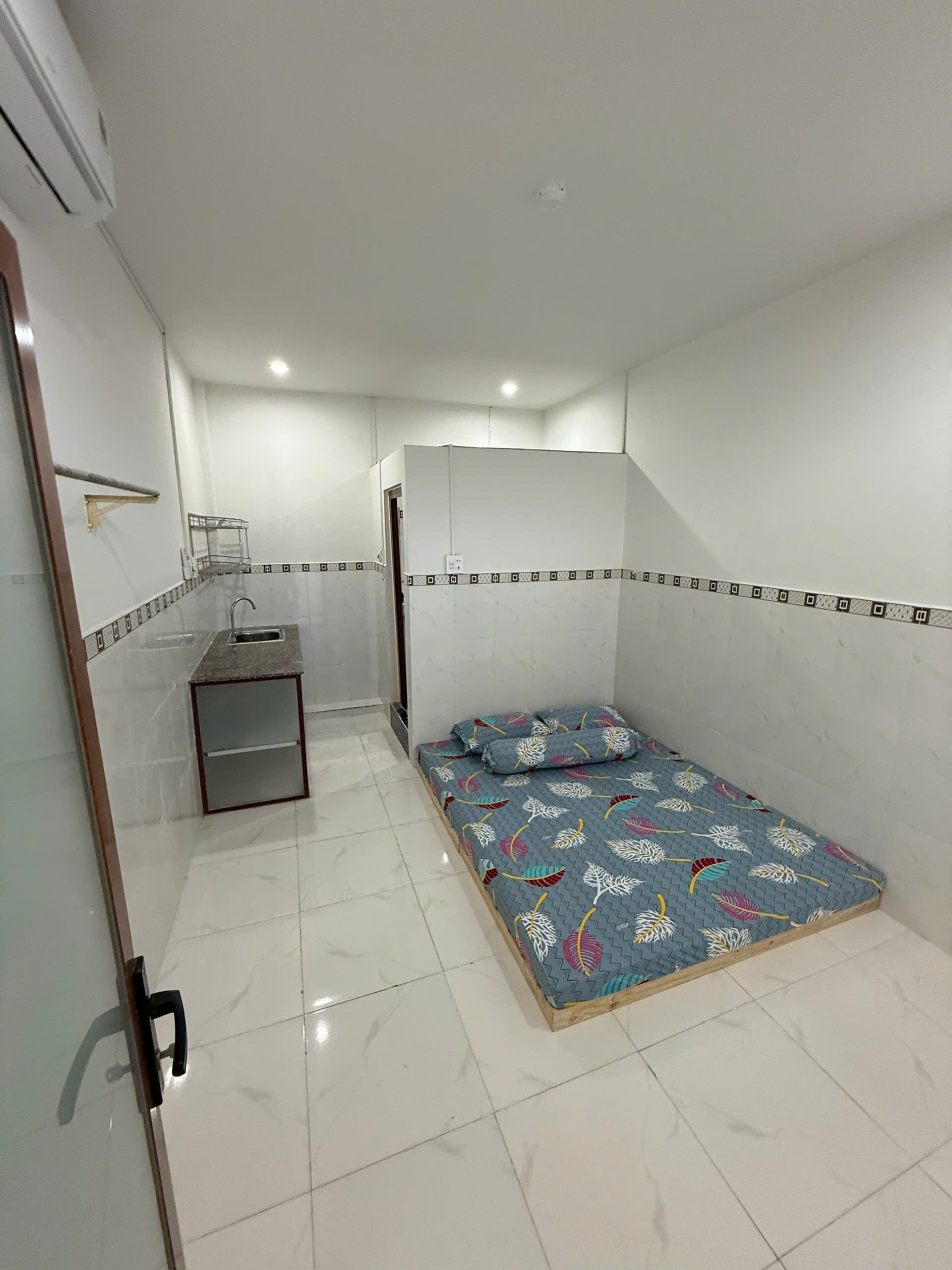 PASS PHÒNG TRỌ GIÁ RẺ – TRUNG TÂM NINH KIỀU – CÓ MÁY LẠNH & NƯỚC NÓNG – CHỈ 1TR9-0