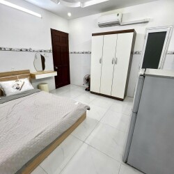 Cho thuê phòng trọ tại Bình Thạnh cách Emart 700m và Hutech 2km có gần như đầy đủ nội thật lh zl:0332550866