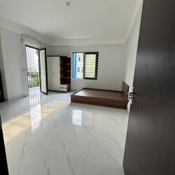 Ccmn 30m2 tại ngõ 172 vũ hữu thanh xuân