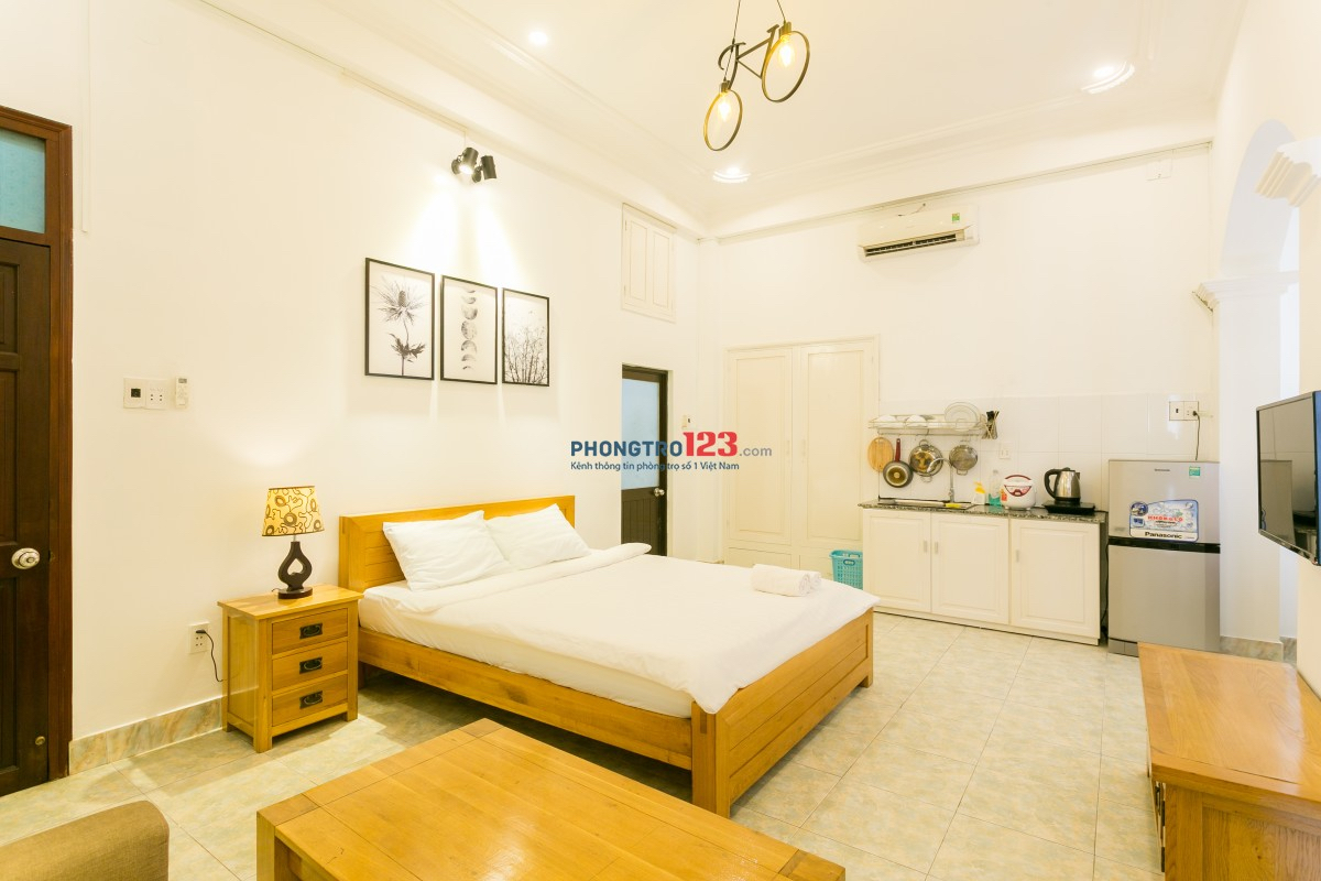 Cho thuê căn hộ dịch vụ chân cầu Thủ Thiêm Quận Bình Thạnh-2