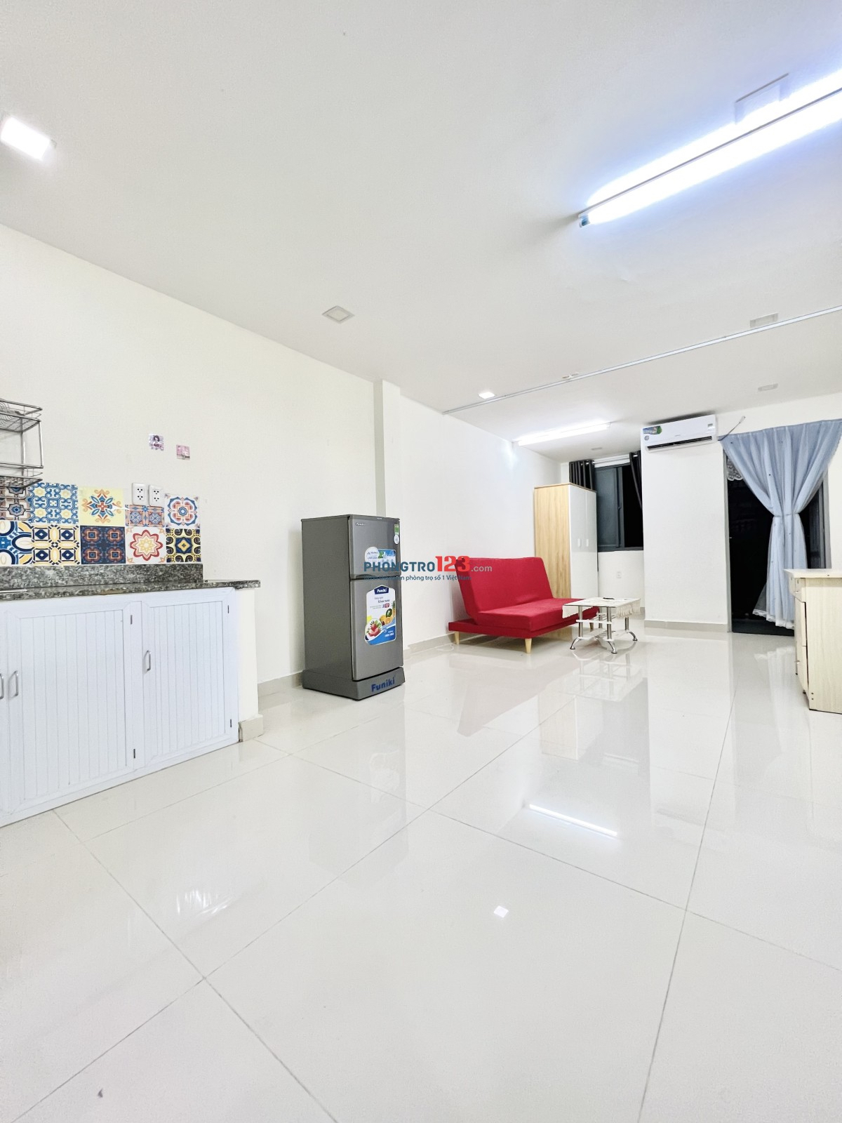 Trống sẵn Phòng ban công giáp Nguyễn Sơn-0