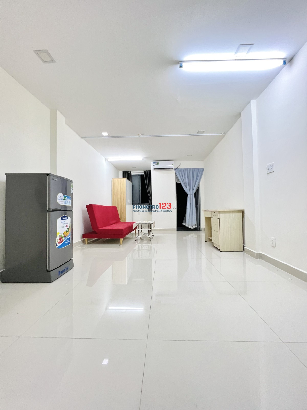 Trống sẵn Phòng ban công giáp Nguyễn Sơn-1