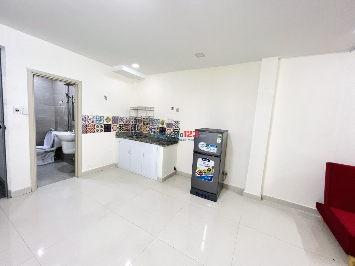 Trống sẵn Phòng ban công giáp Nguyễn Sơn-2